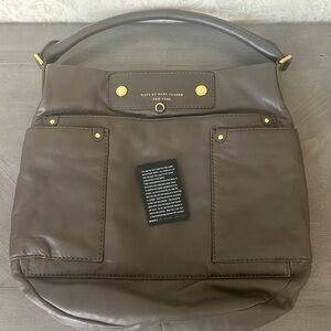 MARC JACOBS
Preppy Nylon Hillier Hobo